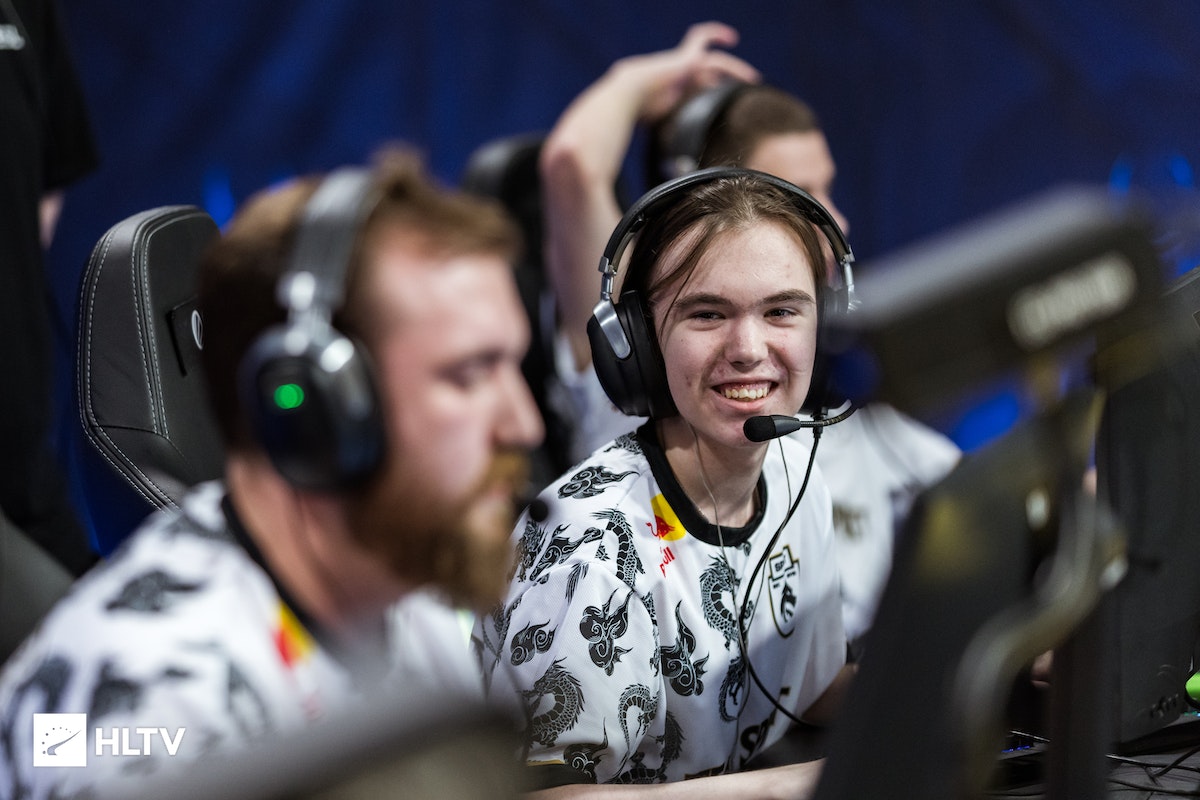 新赛季的中 新赛季的中